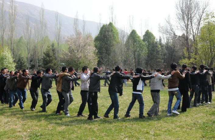 2013年4月30日青海分公司全体管理人员在青海省多巴训练基地开展庆五一联谊活动